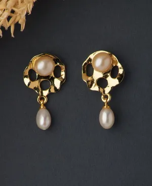 Beautiful Hanging Pearl Earring