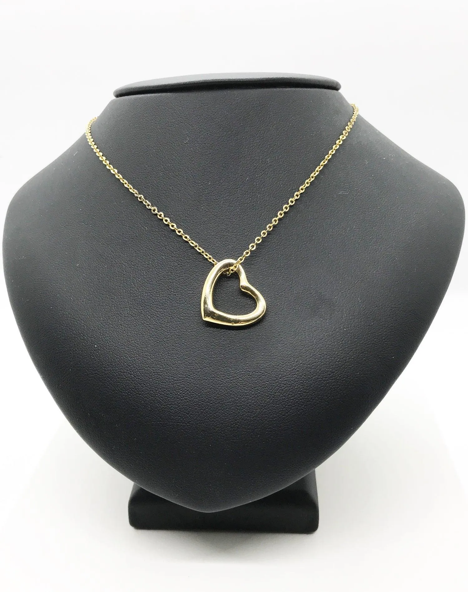 Classic Floating Heart Pendant with Chain