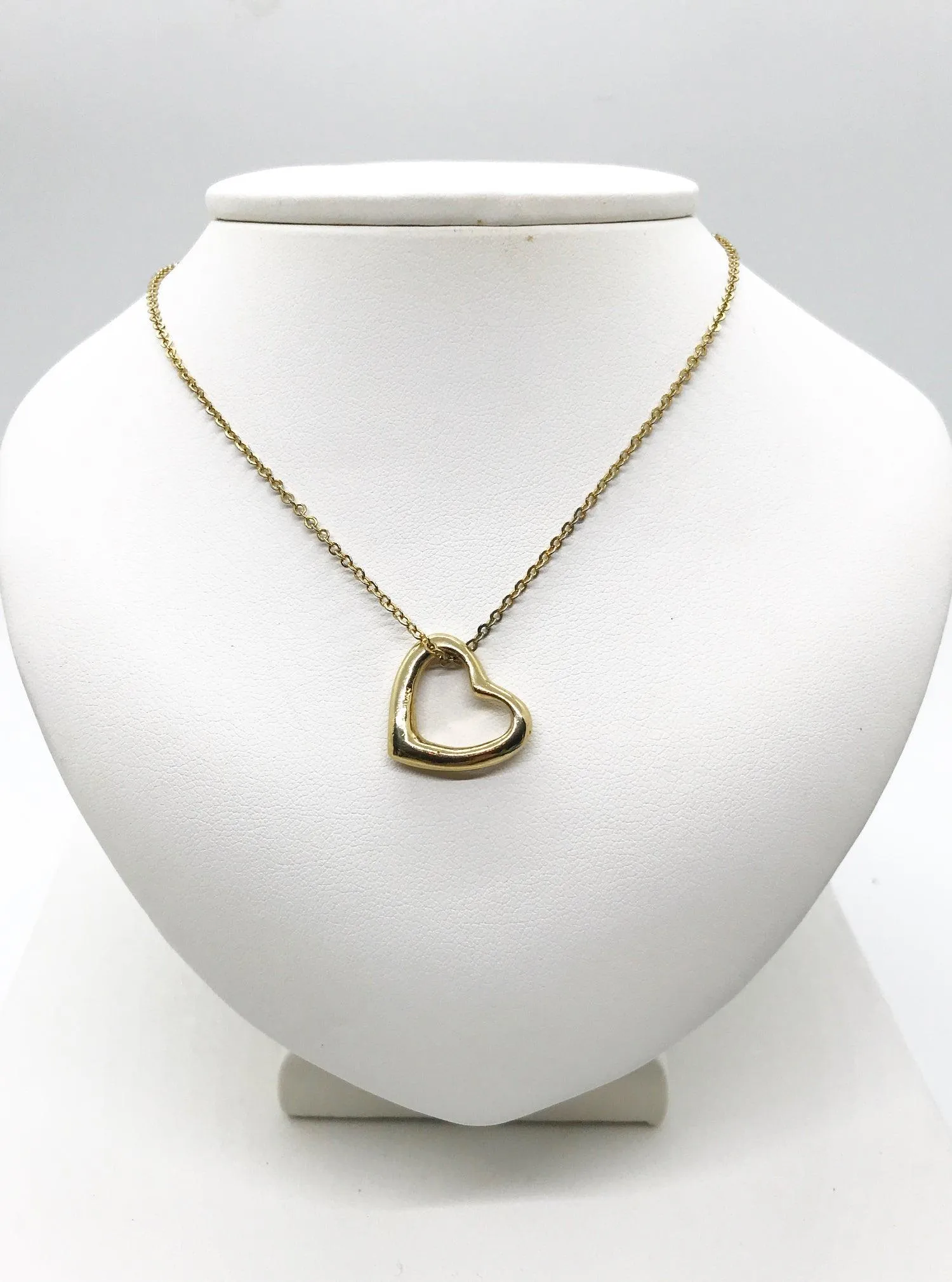 Classic Floating Heart Pendant with Chain