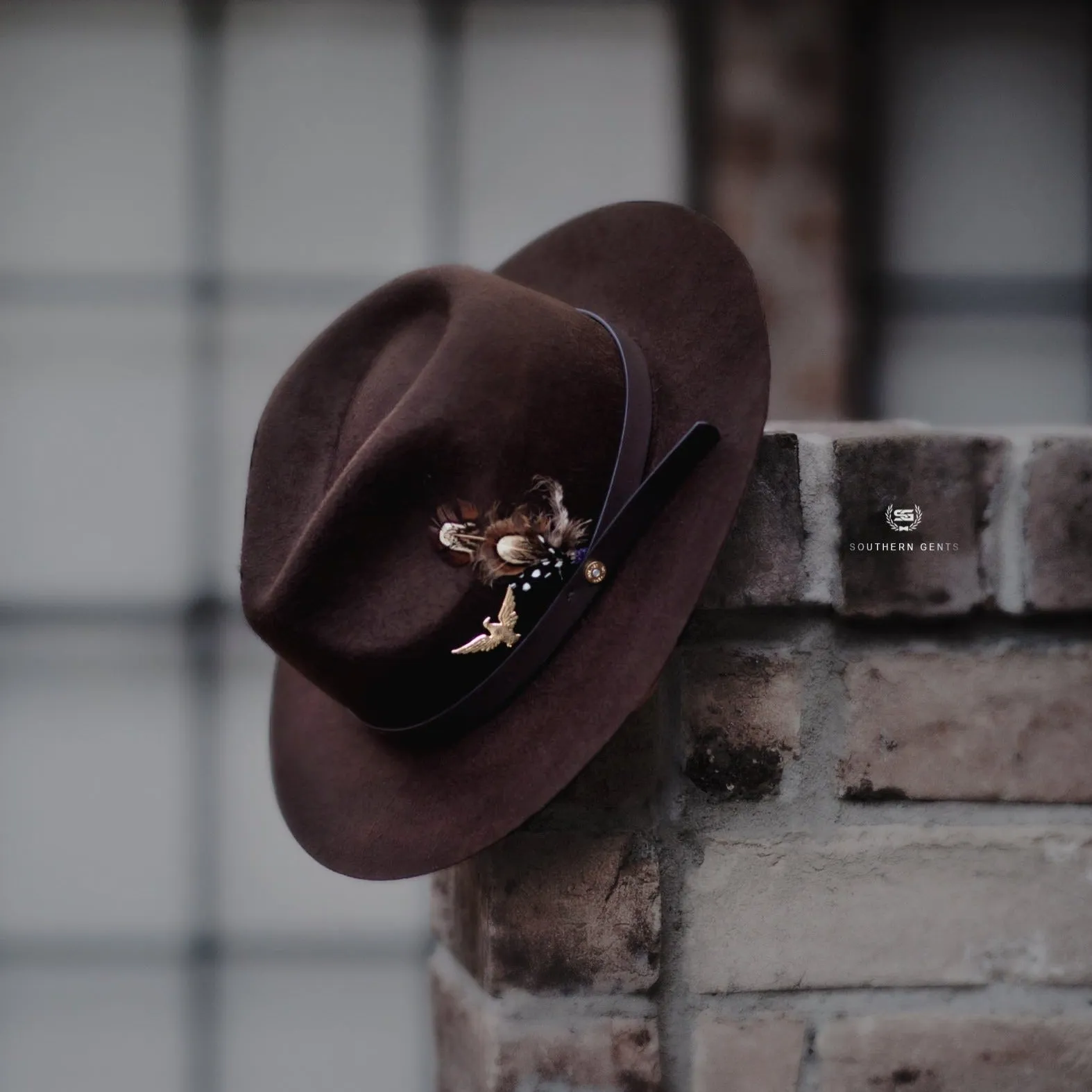 Dapper Men's Felt Fedora Hat–Brown